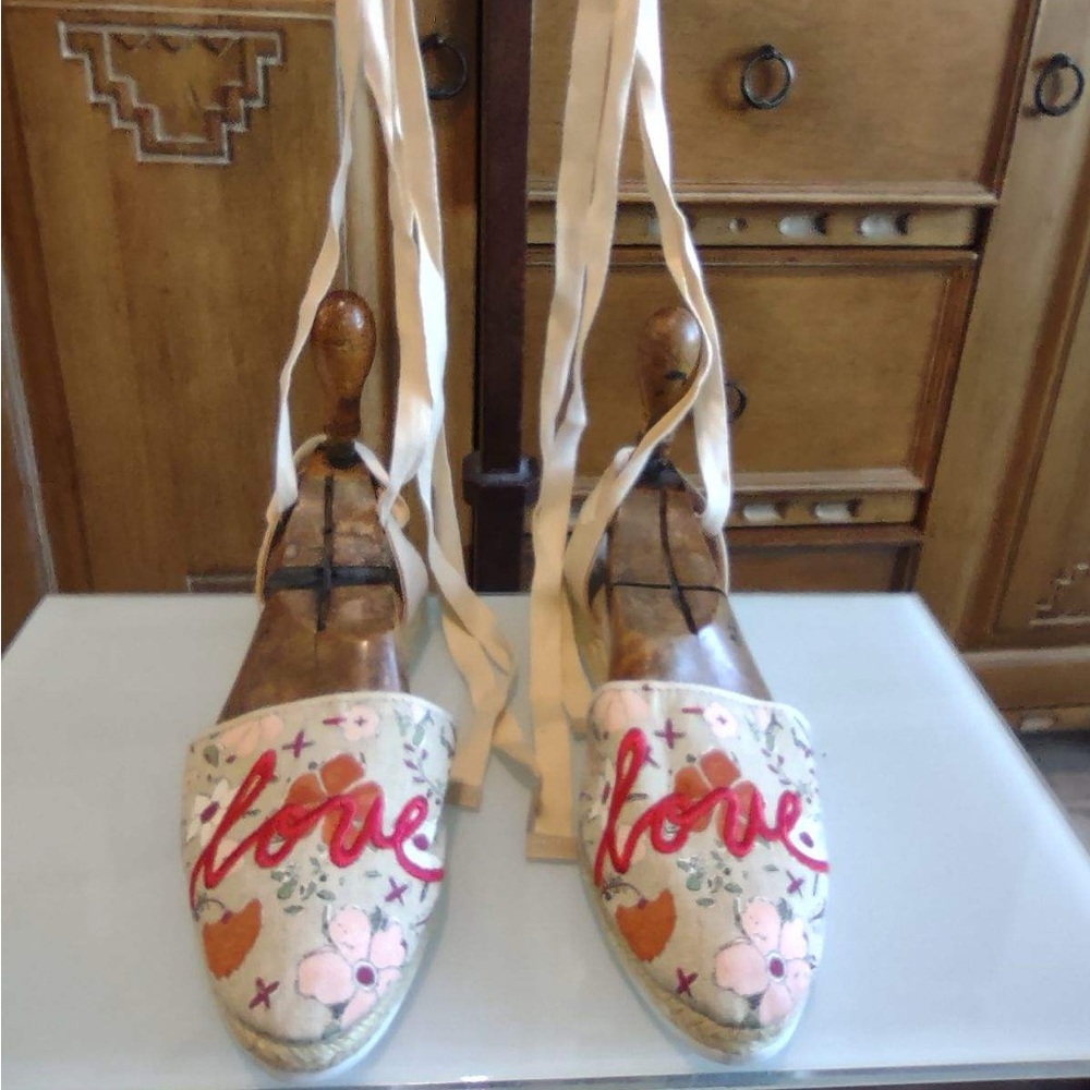 ED ELLEN DEGENERES Espadrilles size 9.5 M or 41